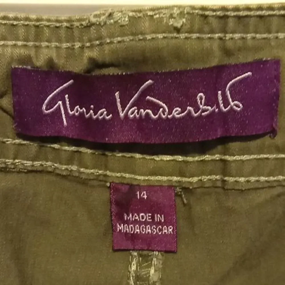 Gloria Vanderbilt Green Capri's‎  Women's Size 14